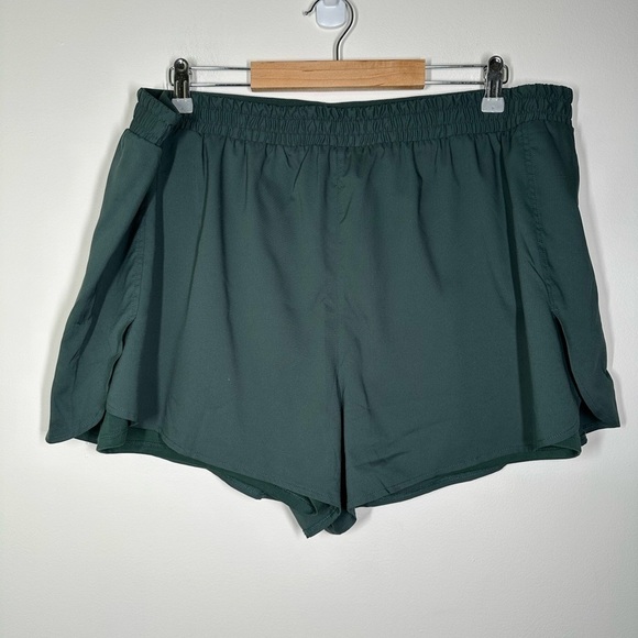 girlfriend collective Pants - Girlfriend Collective Green Trail Shorts XXXL